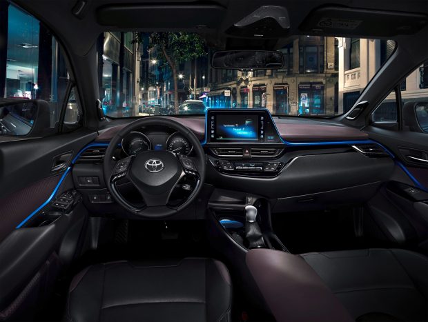 Toyota C-HR Tüm Detayları Paris Motor Show'da Sergilendi 2 c_hr_detay