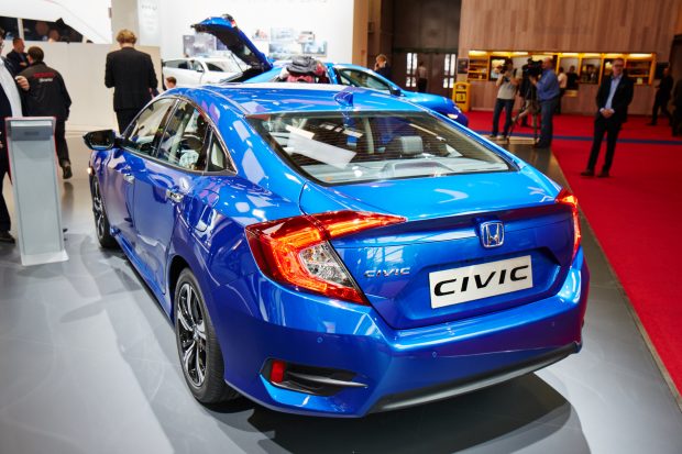 Honda Civic Sedan’ın Avrupa Prömiyeri Paris’te Yapıldı 2 honda_civic_sedan_paris_2