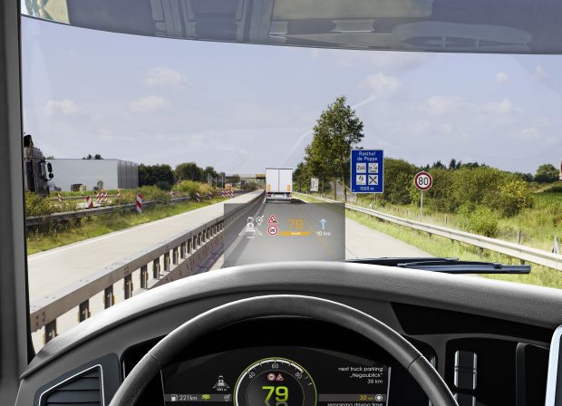 Continental, IAA'da Baş Üstü Gösterge Ekranını Tanıttı 2 continental_hud_cv_lookdown
