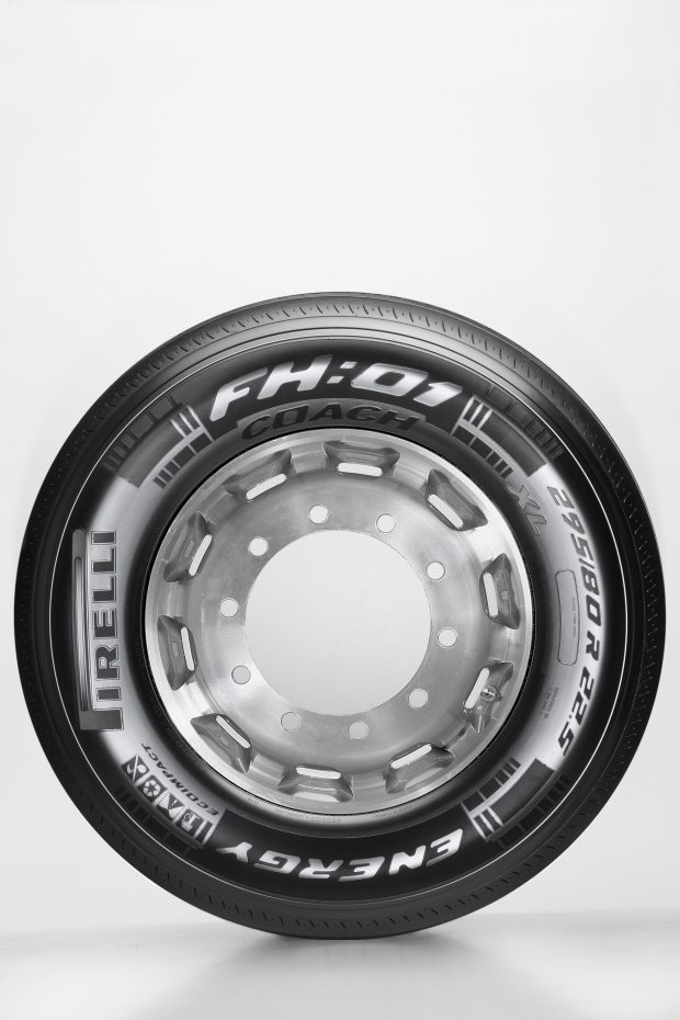Pirelli Şehirlerarası Yolcu Taşımacılığında Konfor ve Güvenliği Artırmayı Hedefliyor 1 Pirelli, FH: 01 Coach ve TH: 01 Coach ile şehirlerarası yolcu taşımacılığına yönelik gerek şoförler gerekse yolcular için konfor ve güvenlik sunuyor.