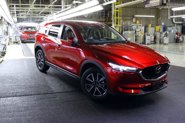 Yeni Mazda CX-5’in üretimi Japonya’da başladı 1 Mazda, Hiroşima’daki merkezinin yakınlarında yer alan 2 numaralı Ujina fabrikasında yeni Mazda CX-5’in üretimine başladı.