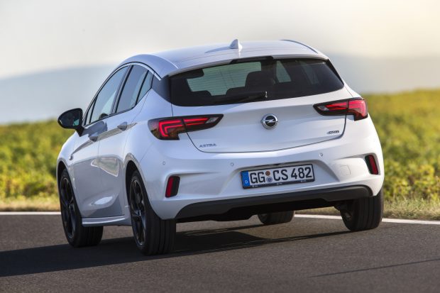 Opel Astra Hatchback'e İki Yeni Motor ve Bir Yeni Donanım Seçeneği 2 Opel Astra HB 2