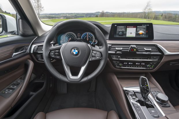 BMW 5 Serisi Yeni Hibrid Modele Kavuştu: BMW 530e iPerformance 3 new bmw 530e ipe 3