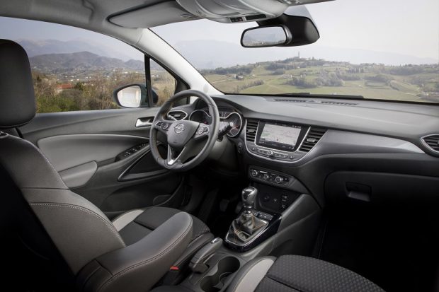 Opel'in X Ailesinin İkinci Üyesi Crossland X Temmuz'da Satışa Sunulacak 2 Opel Crossland X 3
