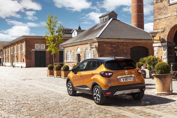 Captur 29 Mayıs'tan İtibaren 81 bin 450 TL'den Başlayan Fiyatlarla Satışta 2 captur turkiyede 2