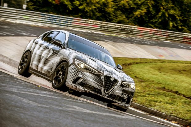 Alfa Romeo Stelvio Quadrifoglio Nürburgring Pist Rekoru Kırdı 1 Alfa Romeo Stelvio Quadrifoglio 3