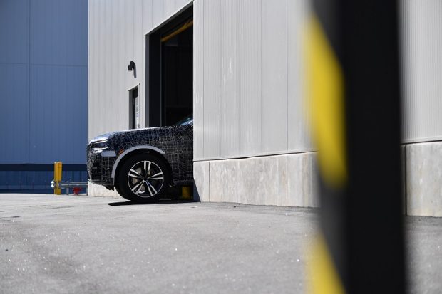 BMW X7 Ön Üretim Modelleri ABD'deki Montaj Hattından Çıkartıldı 1 BMW X7 Ön Üretim Modelleri ABD'deki Montaj Hattından Çıkartıldı