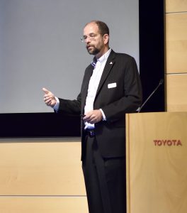 Toyota, Sıfır Kazalarla İlgili Küresel Vizyonunu Açıkladı 4 gill pratt e1513839480454