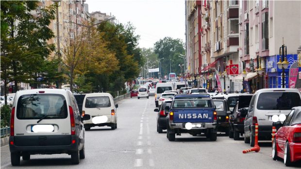 Otomobillerin Şehir Merkezlerine Girişleri Sınırlandırılacak 1 otomobil park
