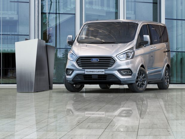 Ford Transit Custom ve Tourneo Custom Yenilenerek Satışa Sunuldu 1 Tourneo Custom 1