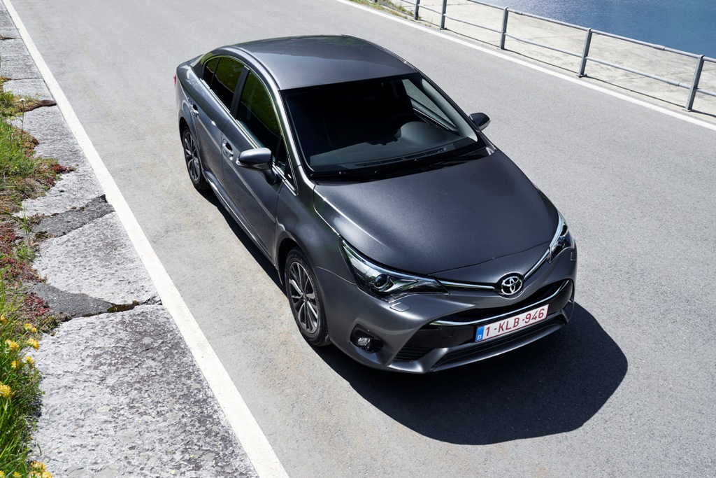 Avensis 01