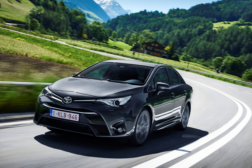 Toyota Test Sürüş Günleri iPad Kazandırıyor Toyota Test Sürüş Günleri iPad Kazandırıyor