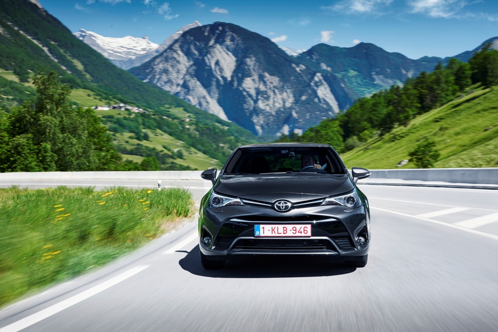 Avensis 16