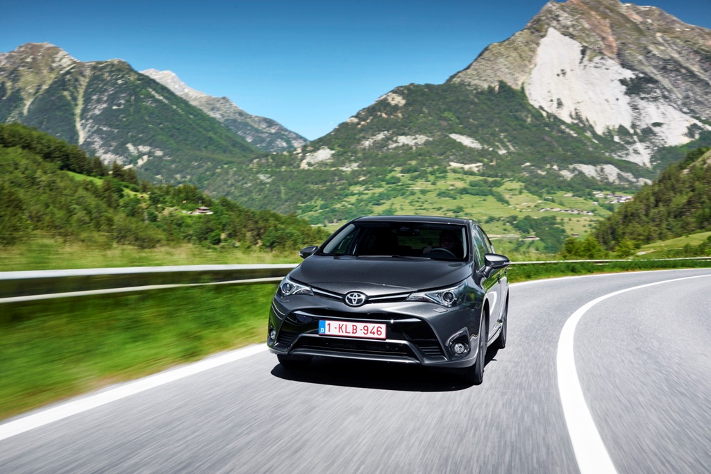 Avensis 18
