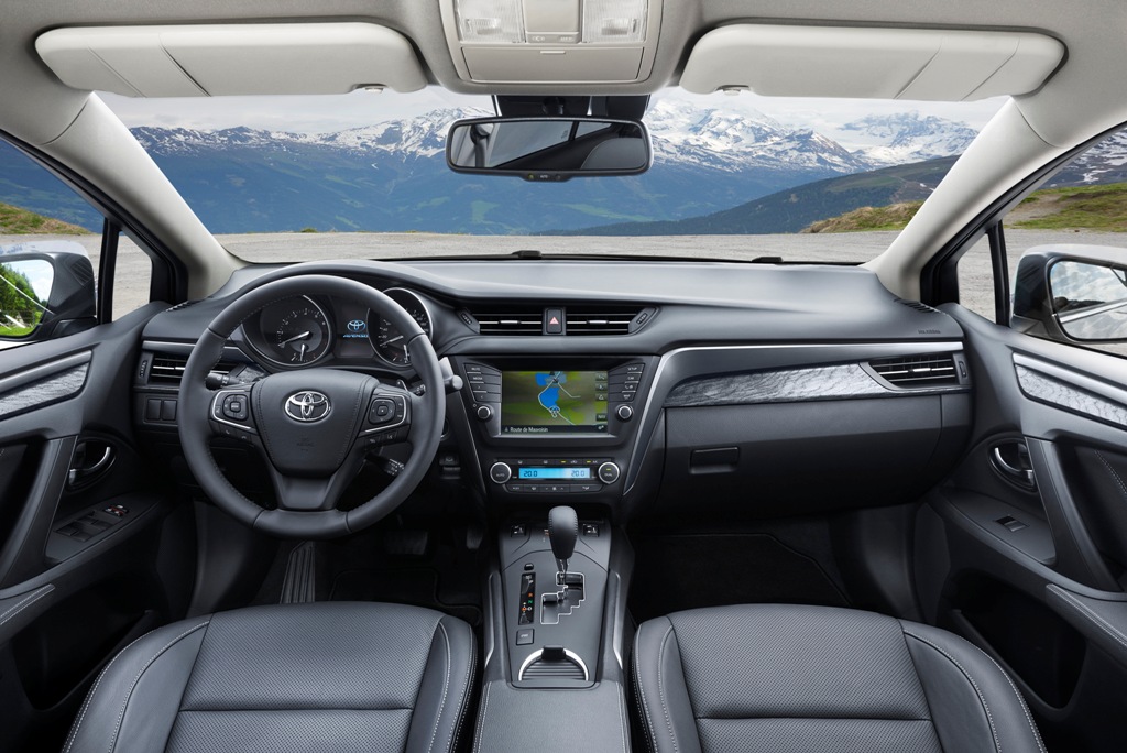 Avensis 28
