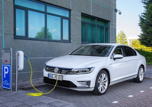 VW Passat GTE