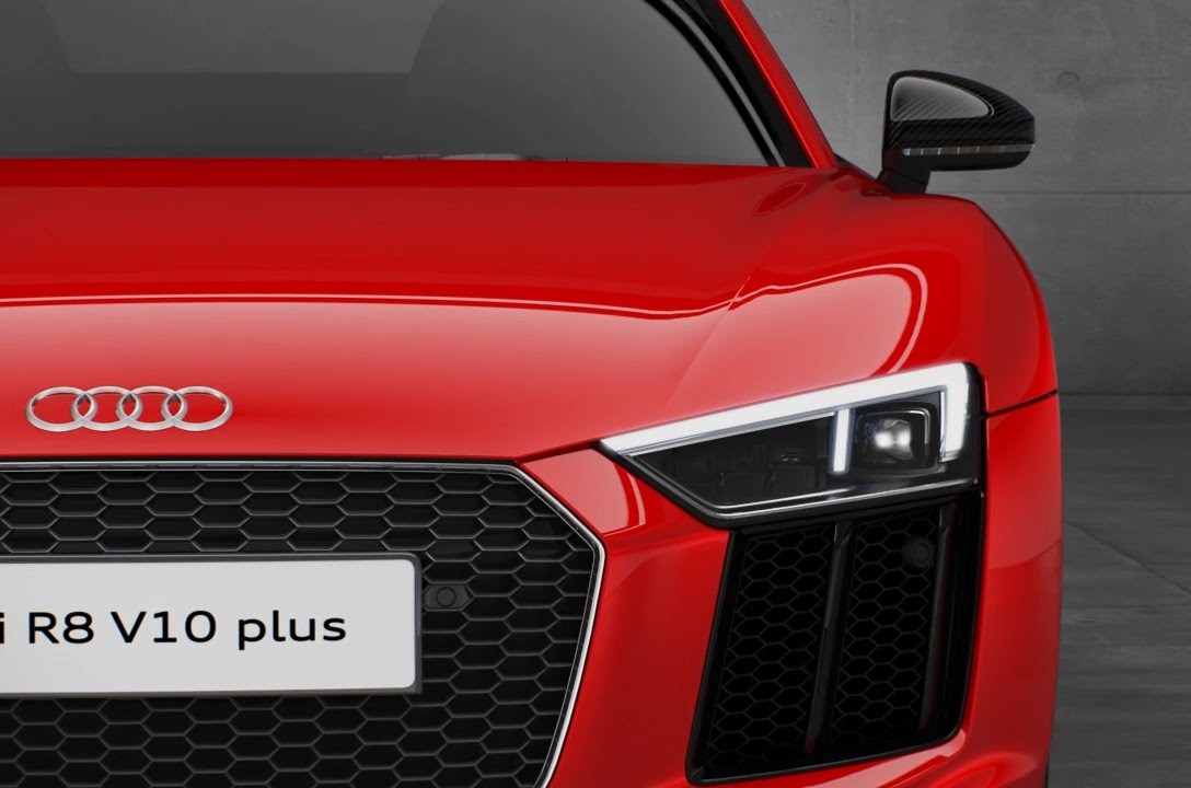 Audi R8 V10 plus – LED headlights with Audi laser light