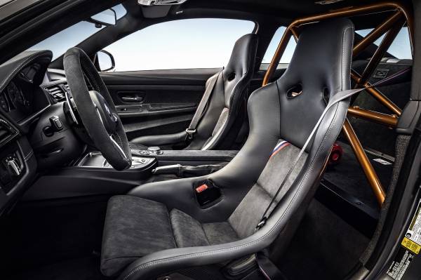 BMW M4 GTS 38