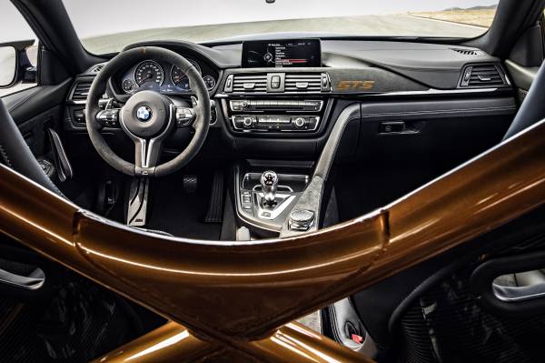 BMW M4 GTS 42