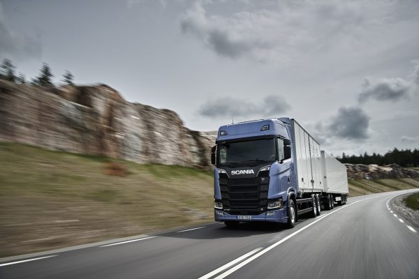 2 Milyar Avroluk Yatrırımla Üretilen Yeni Scania’lar 2017’de Türkiye’de 2 Milyar Avroluk Yatrırımla Üretilen Yeni Scania’lar 2017’de Türkiye’de