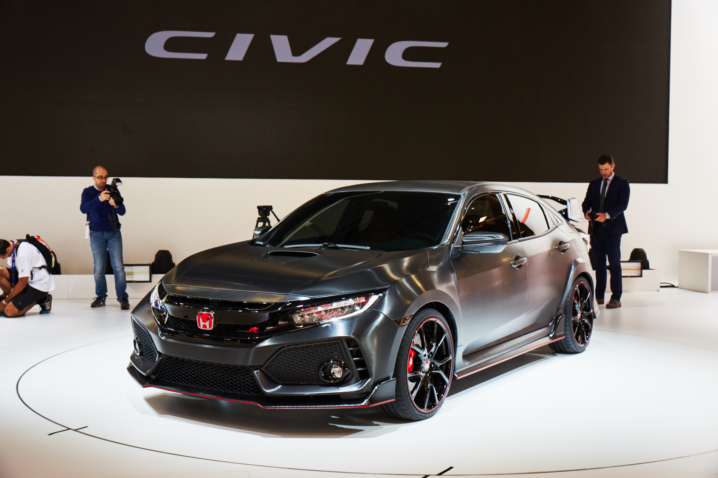 New Civic Type R Prototype breaks cover in Paris