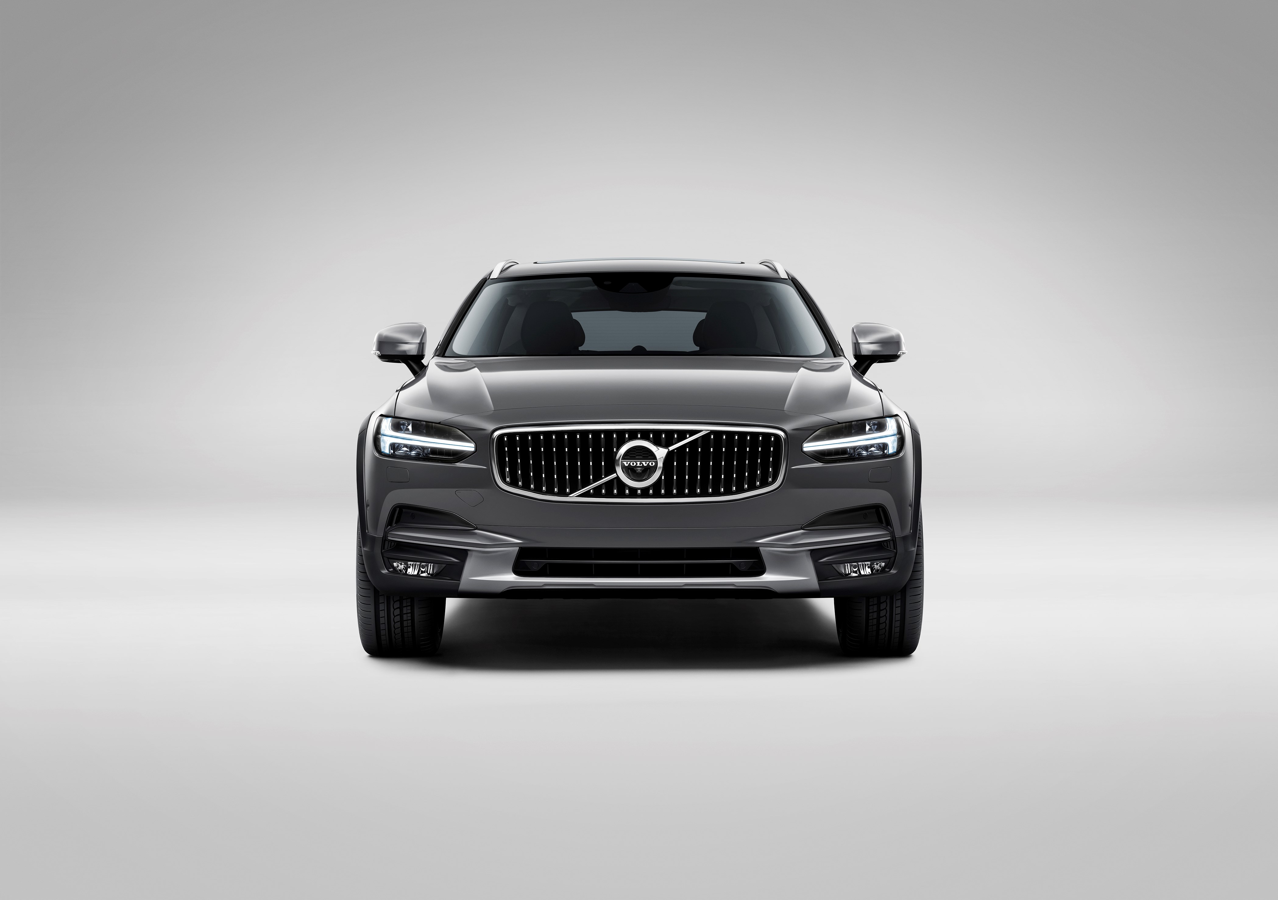New Volvo V90 Cross Country 21