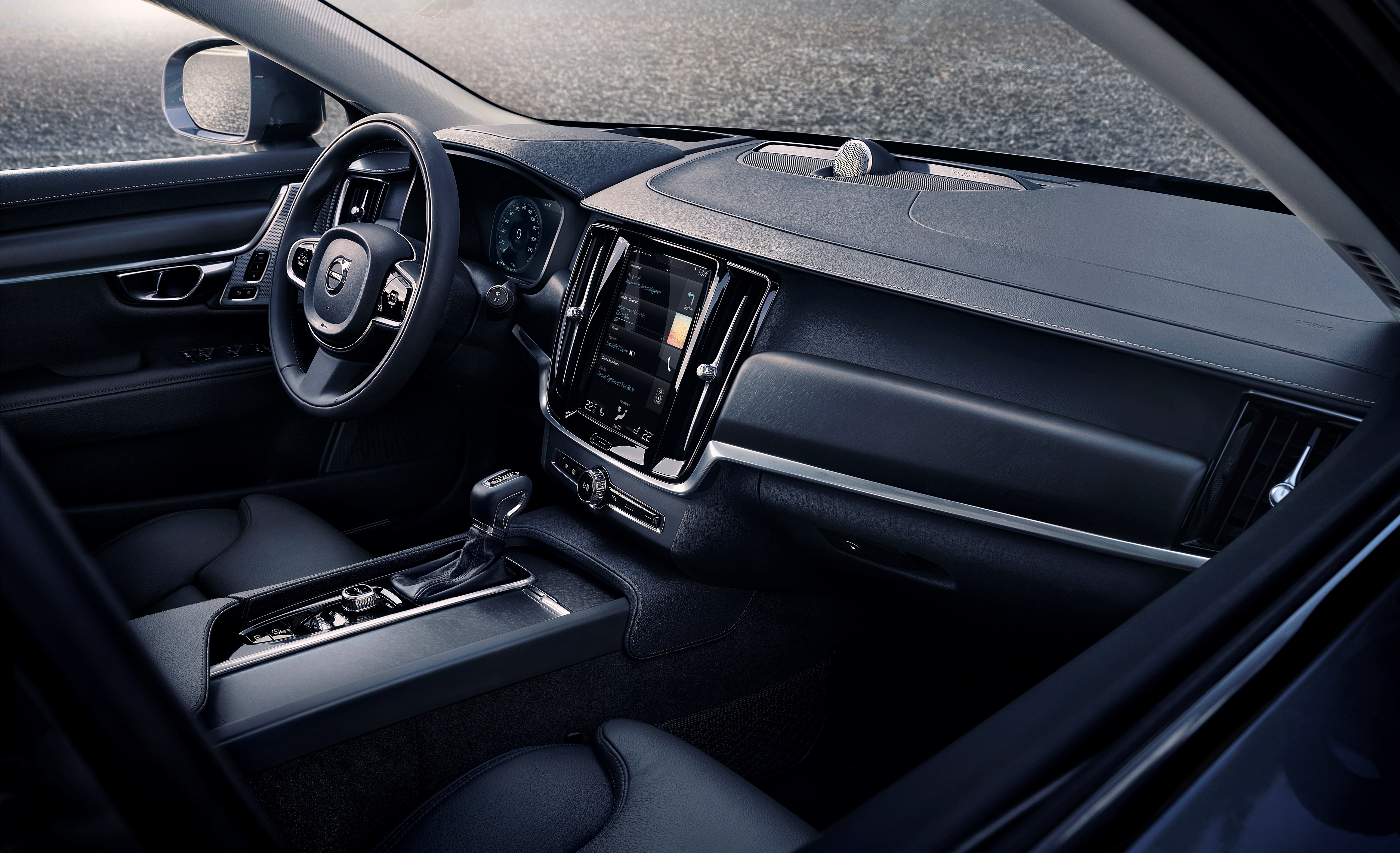New Volvo V90 Cross Country 23