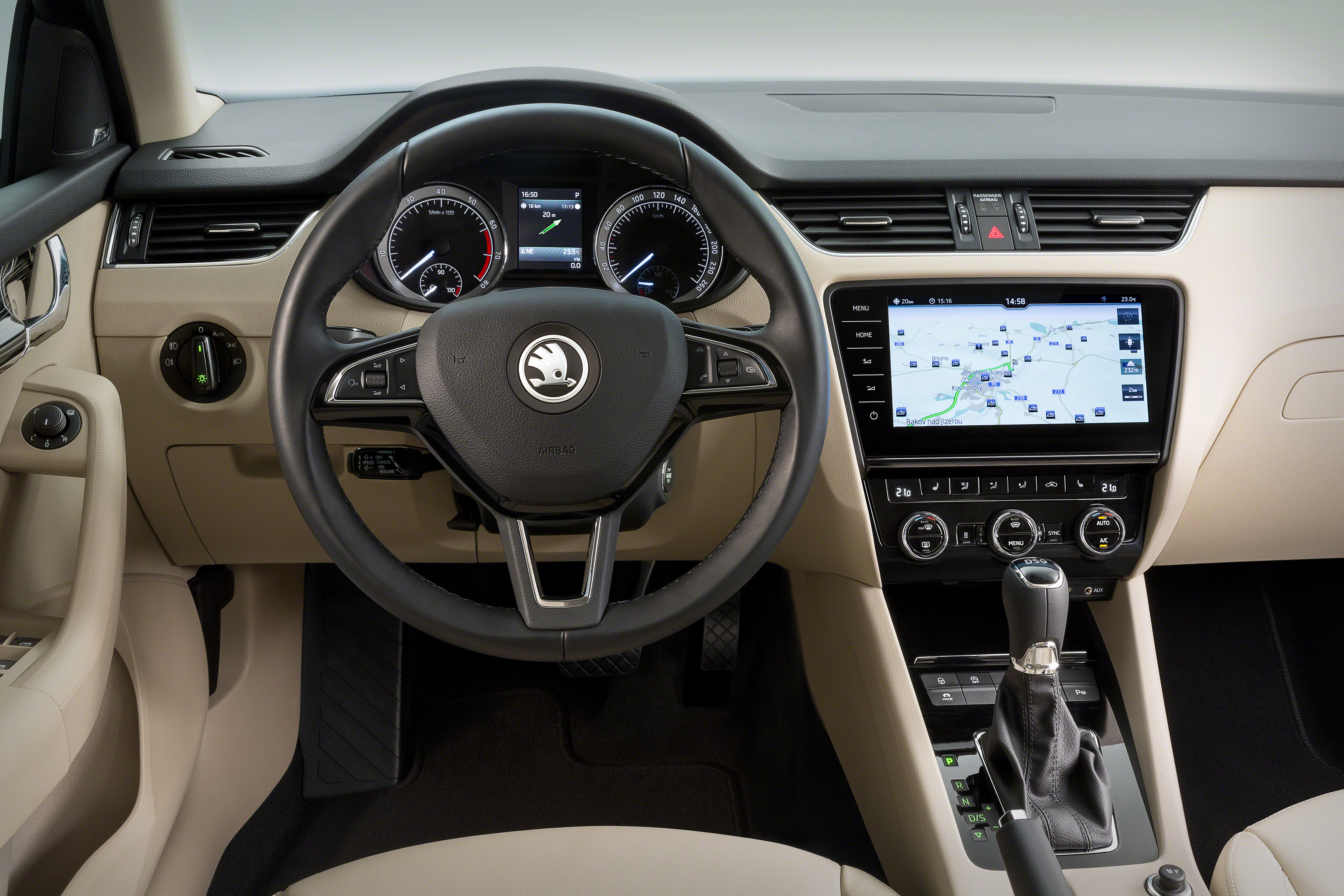 SKODA OCTAVIA 04