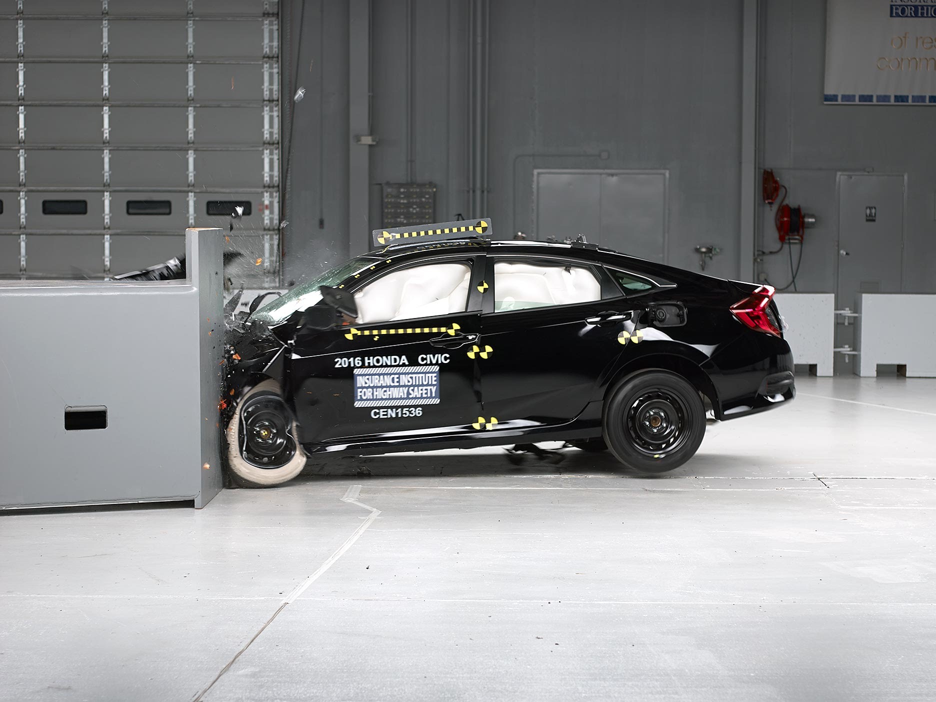 2016 Honda Civic Sedan Crash Test 2016 Honda Civic Sedan Crash Test