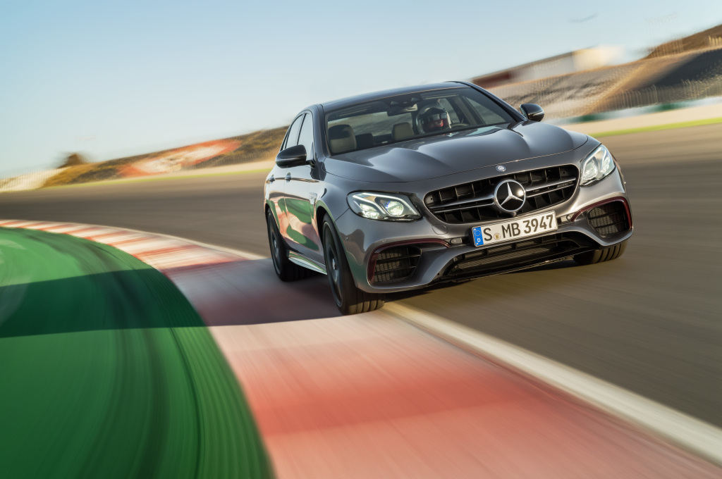 Mercedes-Benz AMG E63 S 4matic Driving Scenes Racetrack