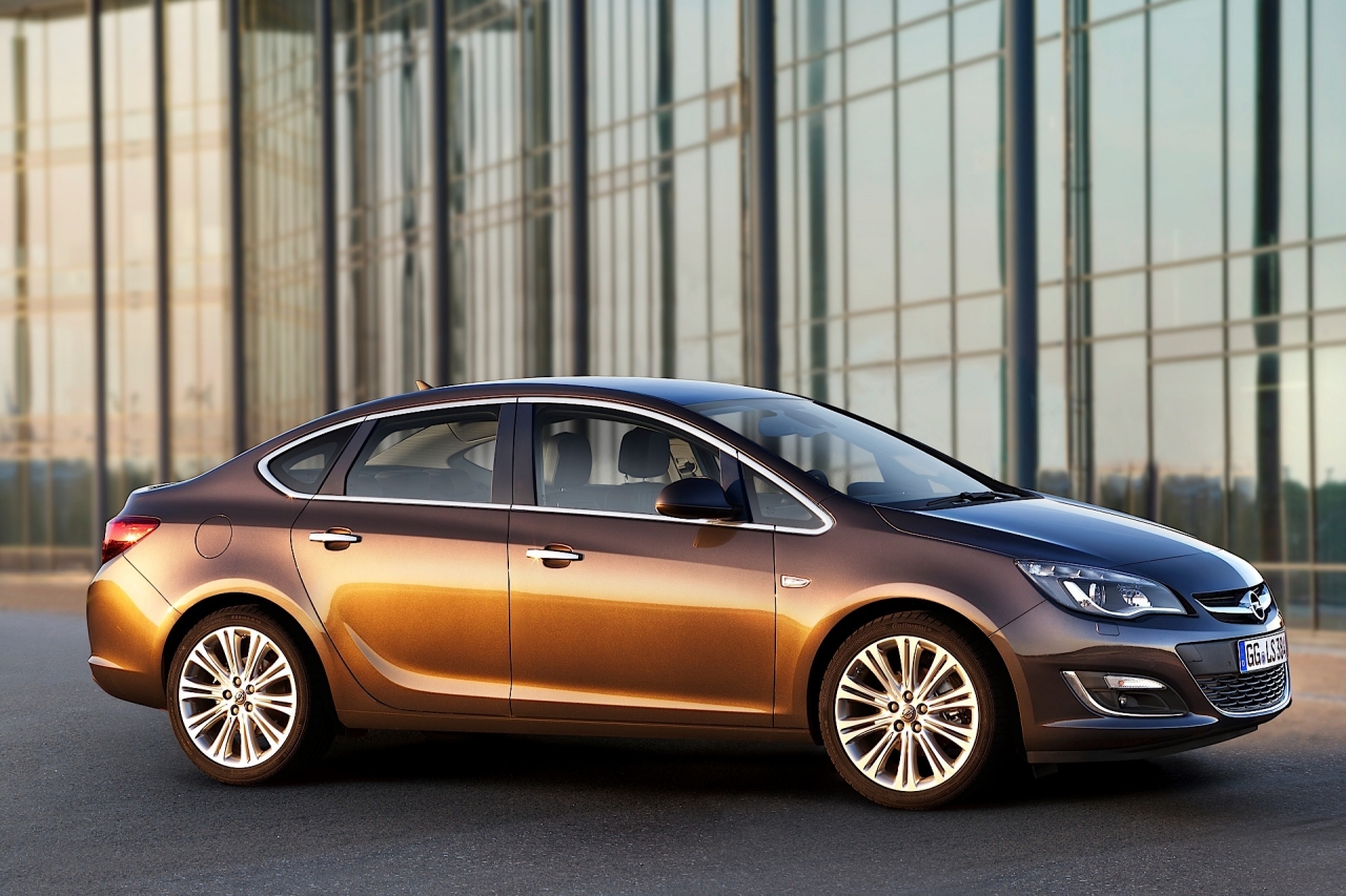 5 Opel Astra Sedan