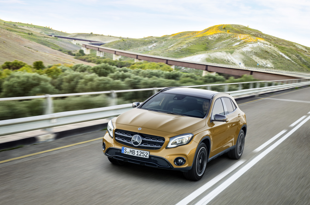 Mercedes-Benz’in İlk Kompakt SUV Modeli GLA Türkiye’de Satışa Sunuldu Mercedes-Benz’in İlk Kompakt SUV Modeli GLA Türkiye’de Satışa Sunuldu