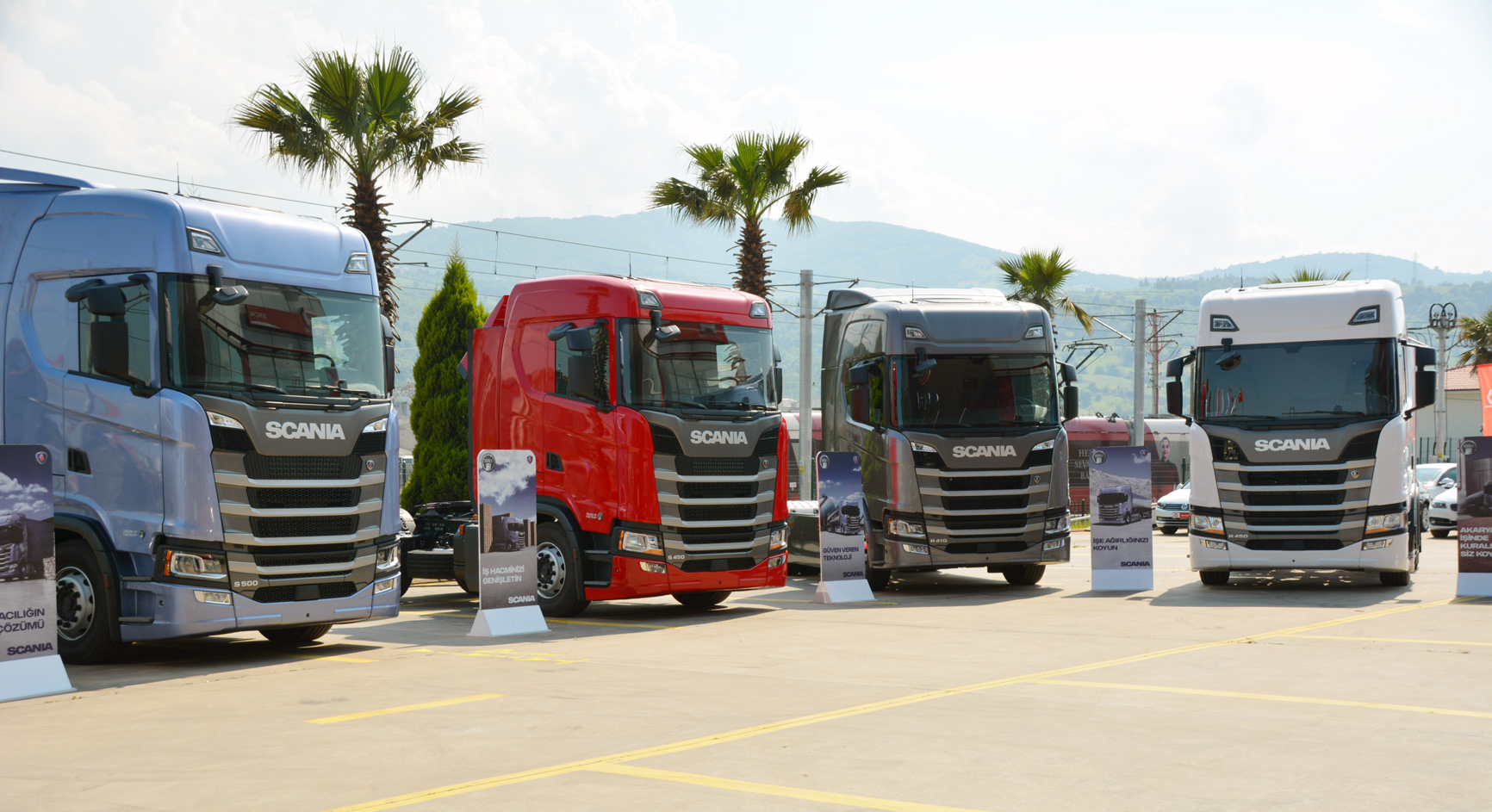 Yeni Scania 8 İlde 2 bin 500 Müşteri İle Buluştu