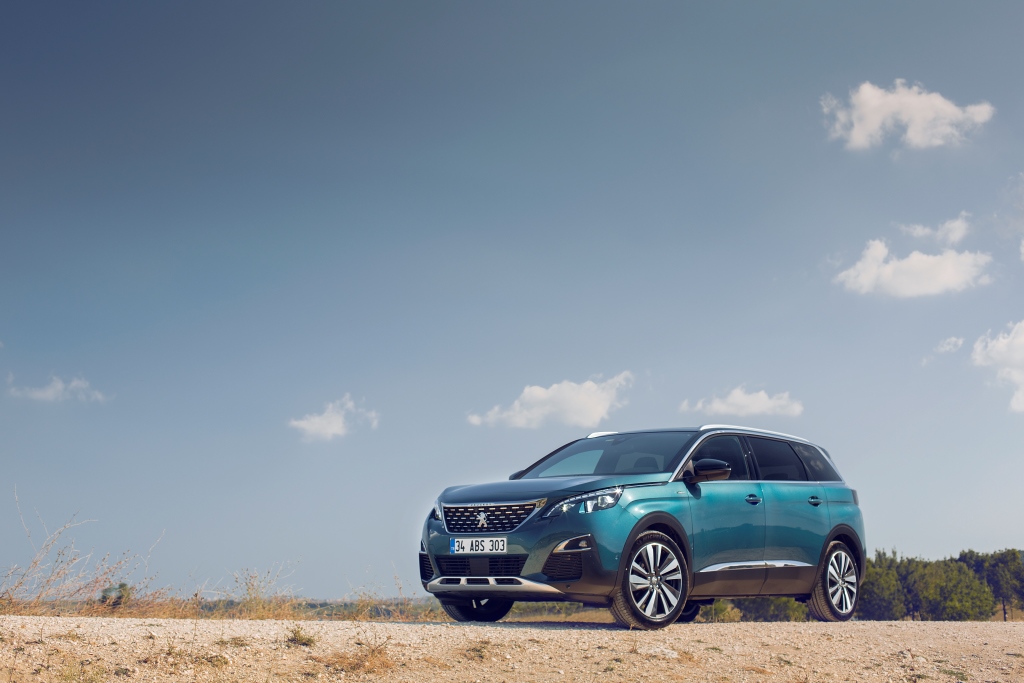 Peugeot 5008 ile SUV Segmentinde Hem Boyut Hem de Sınıf Atlayacak