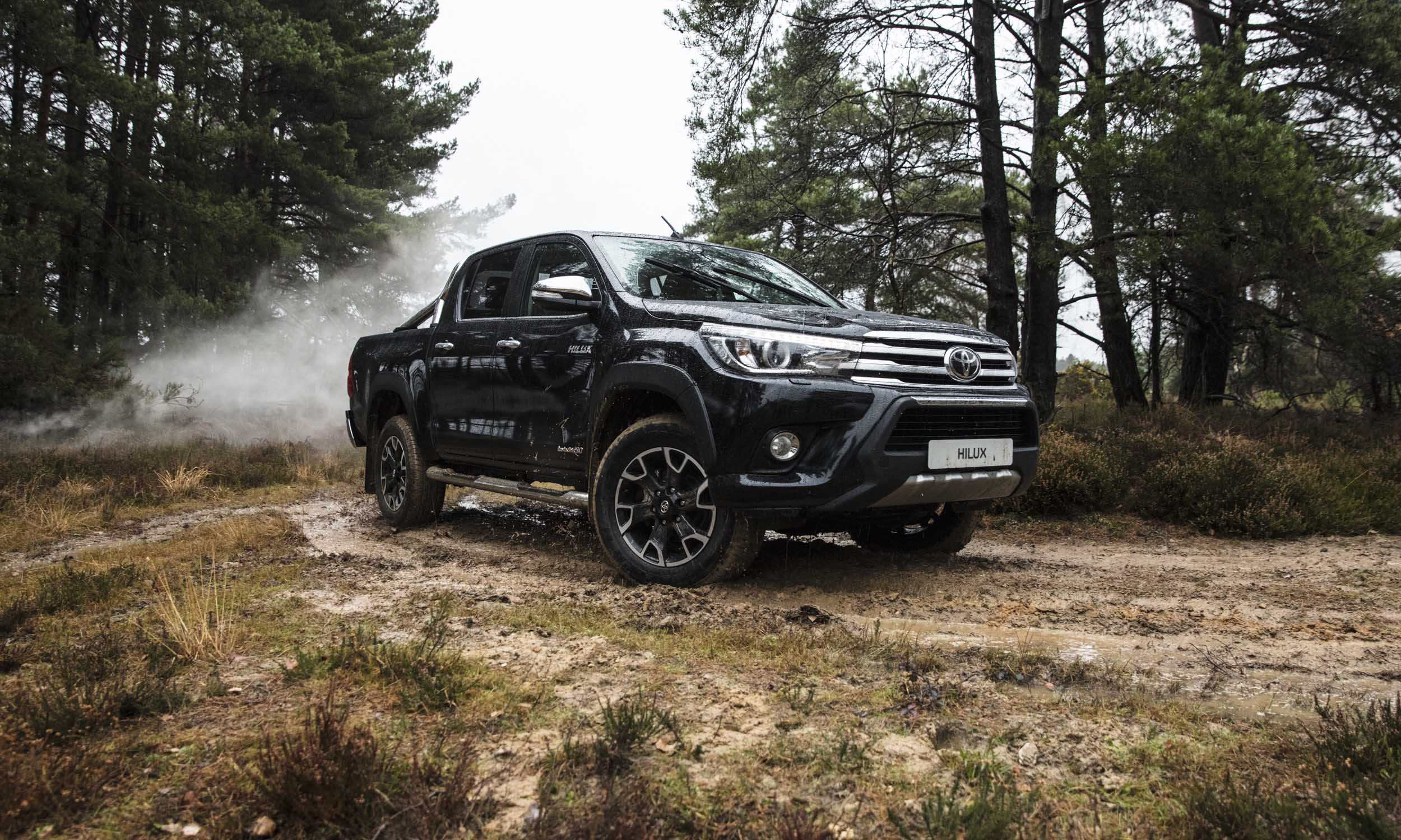 Toyota Hilux 50’nci Yıla Özel Versiyon Hilux Invincible 50 Chrome Edition