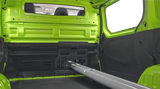 Renault Trafic Ailesi Yeni Versiyon İle Genişledi 2 Renault Trafic 2