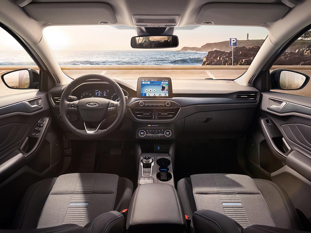 FORD 2018 FOCUS 8