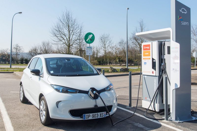 Fransa Hükümeti Elektrikli Araçların Yaygınlaşması İçin Destek Verecek