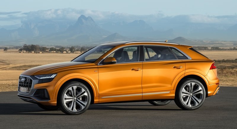 Audi Q8 4
