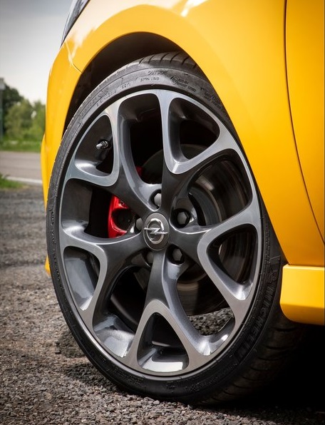 Opel Corsa GSi 18