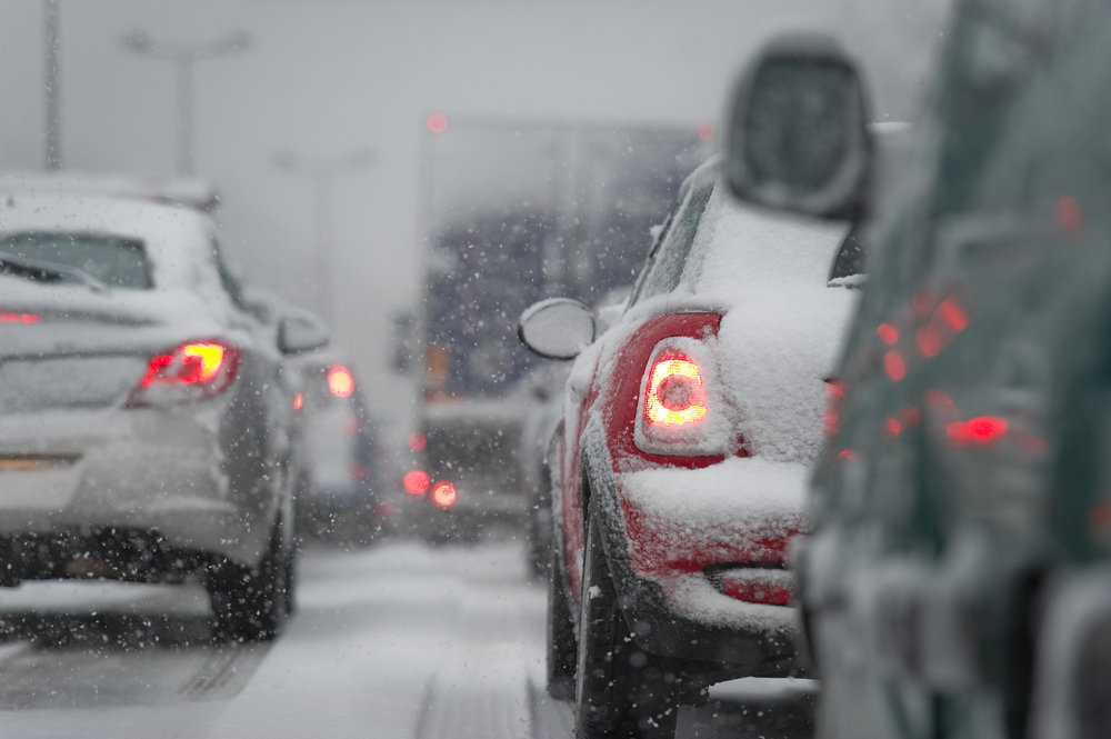 Karlı Yolda Otomobilinizi Kullanırken Nelere Dikkat Etmelisiniz? 1 kar kis yol