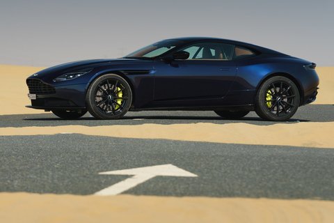 Aston martin DB11 AMR 3