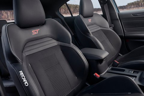 2020 ford focus st 14