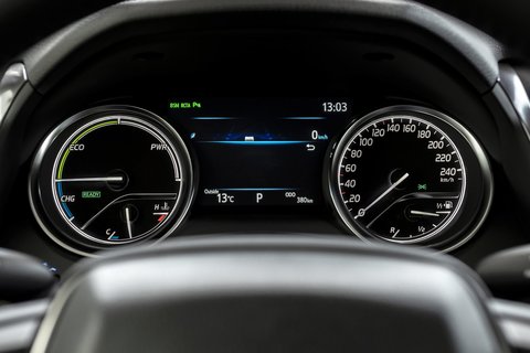 Toyota Camry Hibrid 16