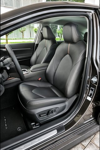 Toyota Camry Hibrid 19