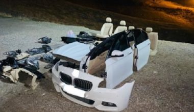 Hacizli Otomobilini Parçalara Ayırıp Boş Araziye Bıraktı