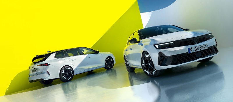 Opel İki Yeni Şarj Edilebilir Hibrit Motorlu Model Tanıttı