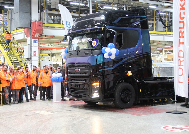 Ford Trucks 300 Bininci Kamyonu Üretti