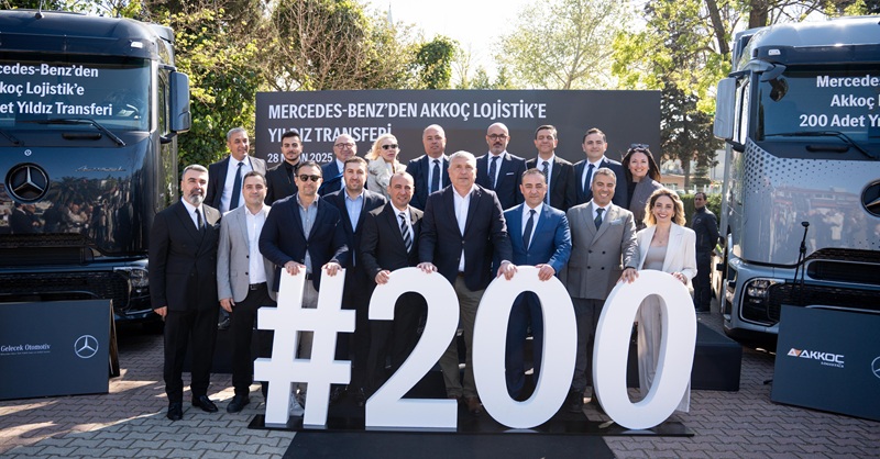 Mercedes-Benz Kamyon 200 Adetlik Teslimat Gerçekleştirdi Mercedes-Benz Kamyon 200 Adetlik Teslimat Gerçekleştirdi