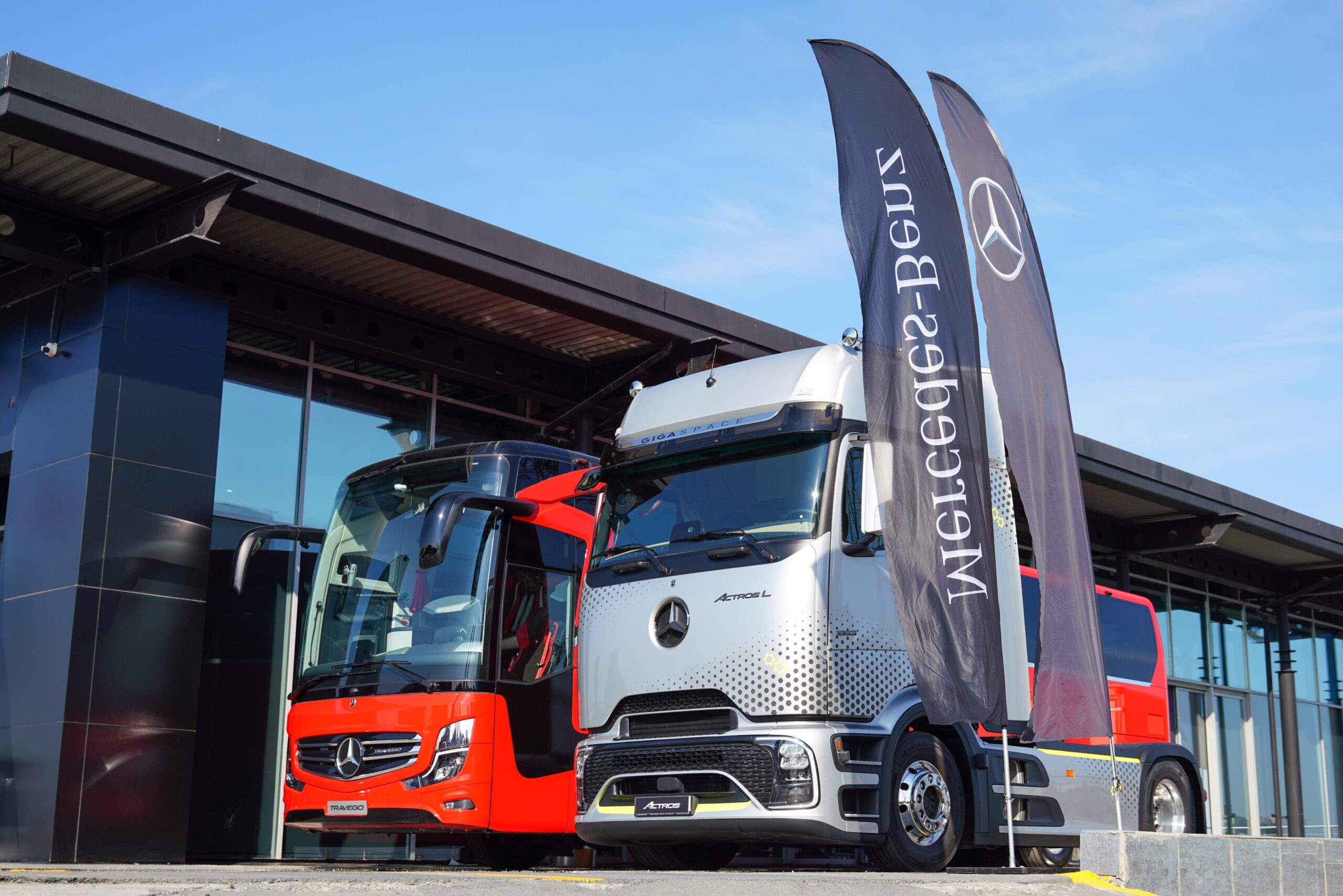 Mercedes-Benz Türk Bayi Ağına Kapsamlı Dönüşüm Mercedes-Benz Türk Bayi Ağına Kapsamlı Dönüşüm